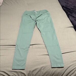 Aurora forest green scrunch butt leggings